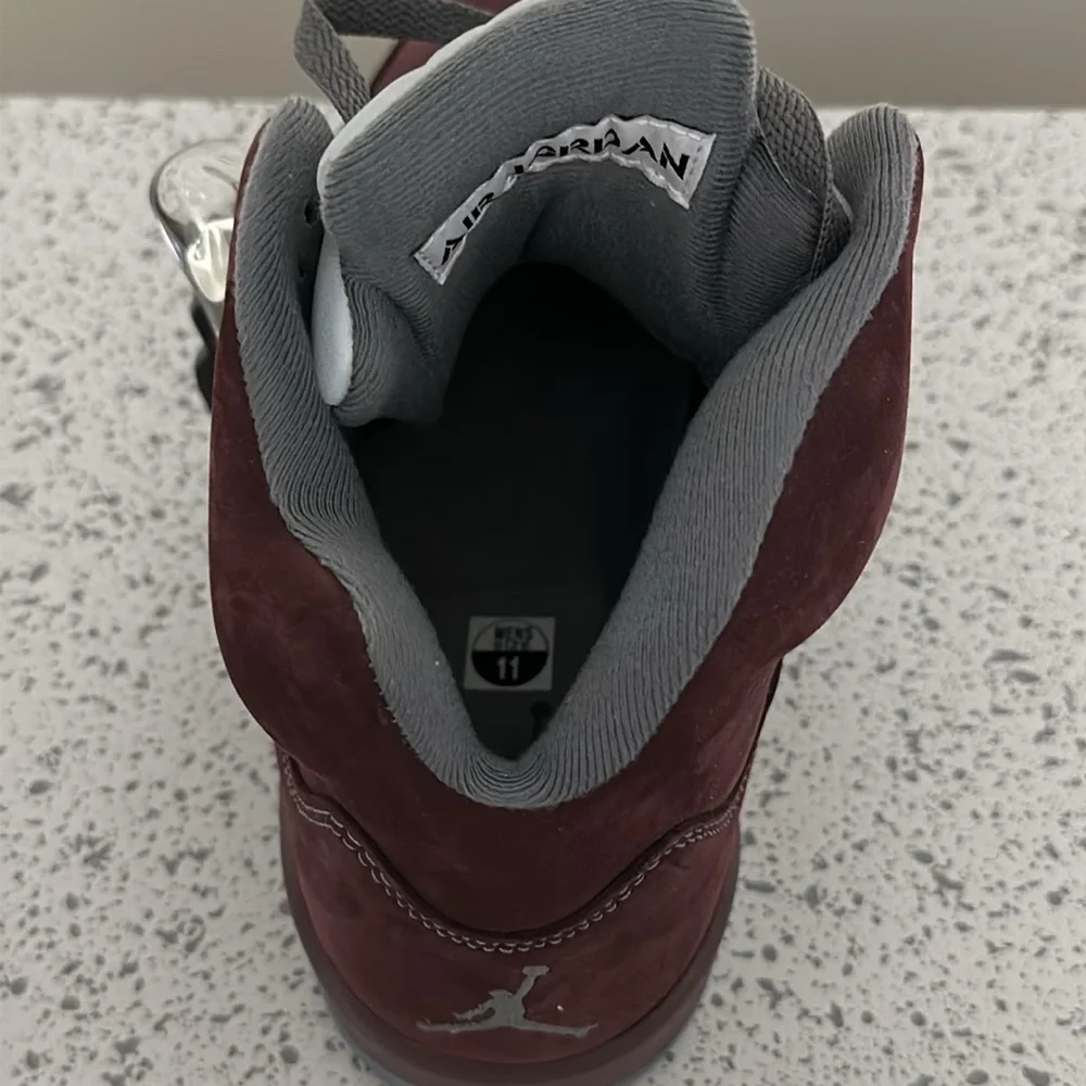 Air Jordan Retro 5 - Picture 2 of 4